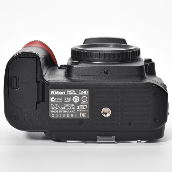 Nikon D90 SLR Digital Camera 12.3MP 18-55mm Lens HD Video 6737 Clicks 32GB SD - Picture 9 of 16